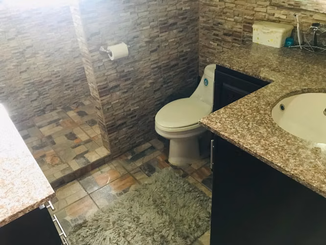 Venta de Propiedad con 2 Casas Independientes -|Uso Suelo Mixto | Ideal Vivienda o Inversión - Imagen 12