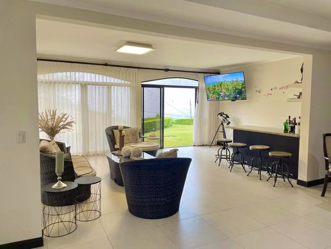Venta de Hermosa Casa en Santa Bárbara, Heredia