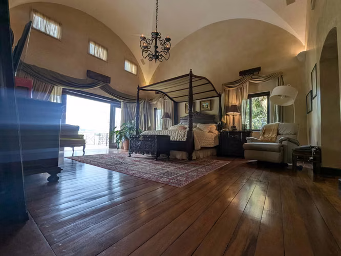Majestuosa casa en condominio con amplias areas verdes