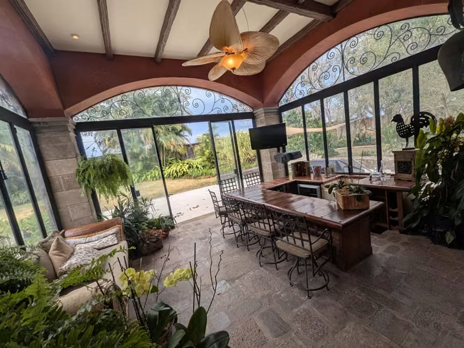 Majestuosa casa en condominio con amplias areas verdes