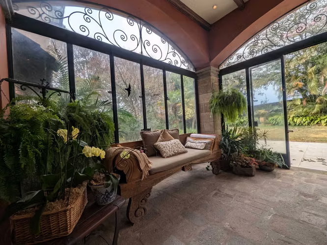 Majestuosa casa en condominio con amplias areas verdes