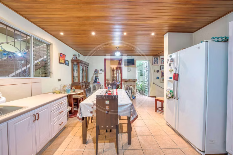 Se Vende Casa de Una Planta en Curridabat con Apartamento Independiente 6 Habitaciones noj1237ij - Imagen 5