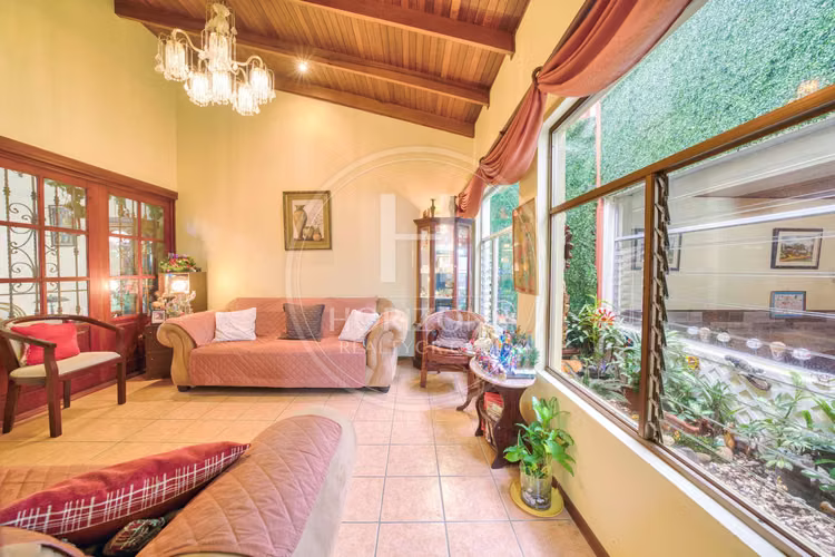 Se Vende Casa de Una Planta en Curridabat con Apartamento Independiente 6 Habitaciones noj1237ij - Imagen 3