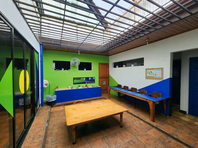 Venta de casa y guardería en Belén.