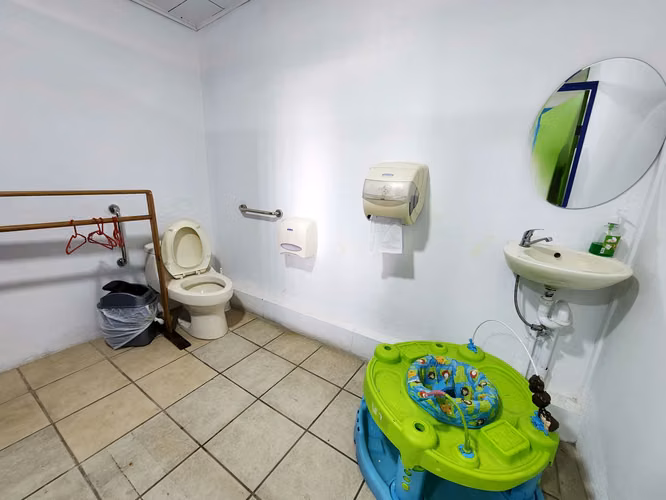 Venta de casa y guardería en Belén.
