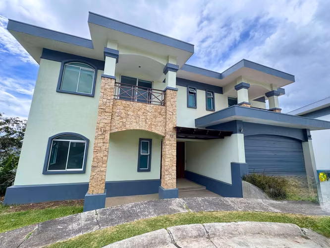 ALQUILER/VENTA DE CASA EN GUACHIPELIN* - Imagen 8