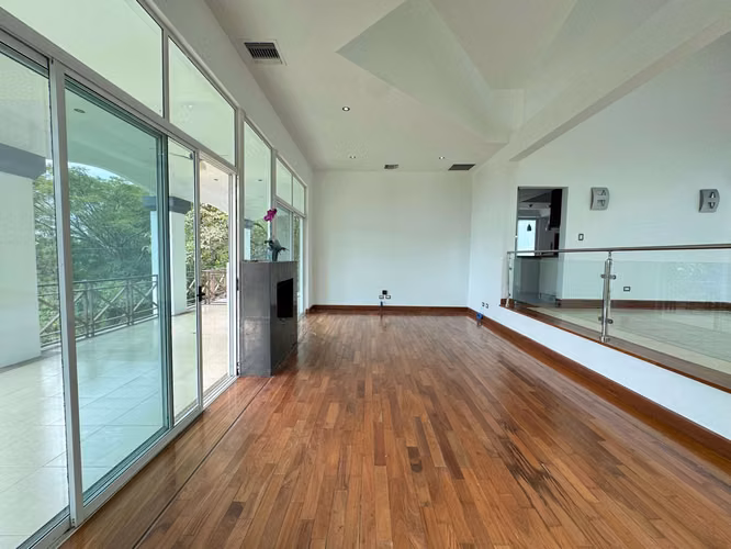 ALQUILER/VENTA DE CASA EN GUACHIPELIN* - Imagen 10