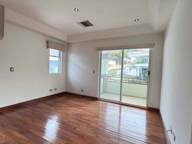 ALQUILER/VENTA DE CASA EN GUACHIPELIN* - Imagen 13
