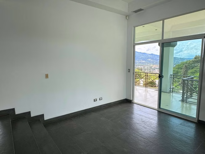 ALQUILER/VENTA DE CASA EN GUACHIPELIN* - Imagen 11