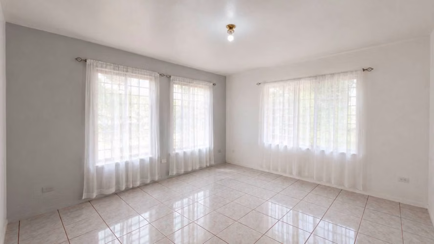 Venta de Casa con apartamento y amplio terreno de uso mixto enTambor de Alajuela - Imagen 11