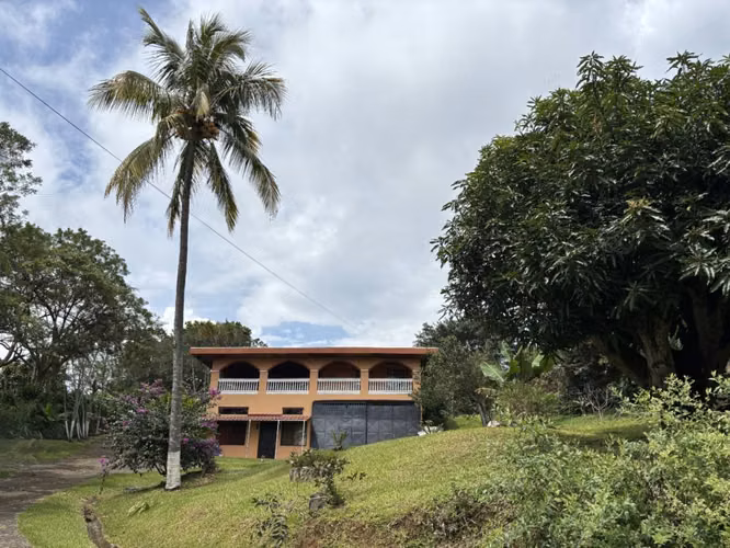 Venta de Casa con apartamento y amplio terreno de uso mixto enTambor de Alajuela - Imagen 4