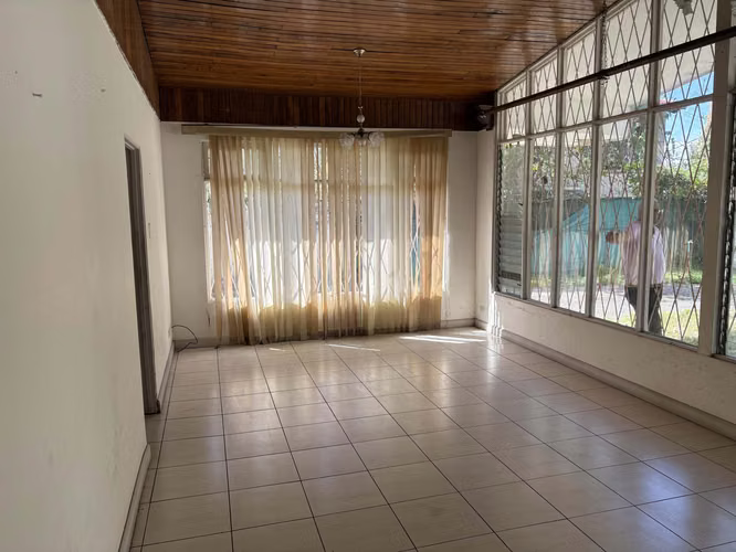 Escazú Diagonal al Novillo Alegre, Precioso Lote #460