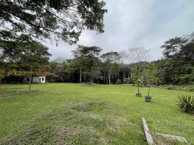 Modern Cabin on 9,914 m² with Guest Apartment Near Central Pacific, Costa Rica