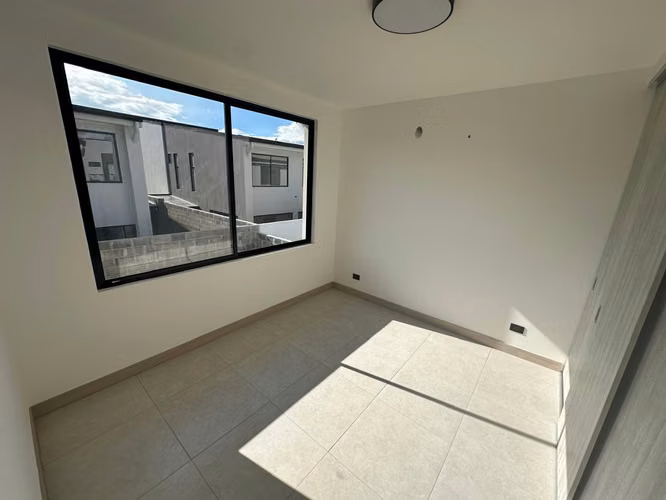 Oportunidad:  Alquiler de casa para estrenar Lindora Villa, Pozos Santa Ana - Imagen 2