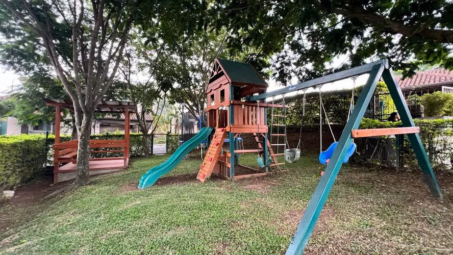 5 Hab 3.5 baños. Se Vende Hermoso Condominio en Guachipelín Norte de Escazú. - Imagen 20