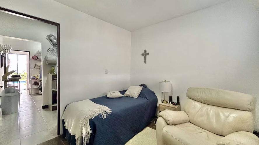 ¡Se Vende Hermosa Casa de un Nivel con Piscina en Condominio Privado en Guachipelin Norte de Escazu!