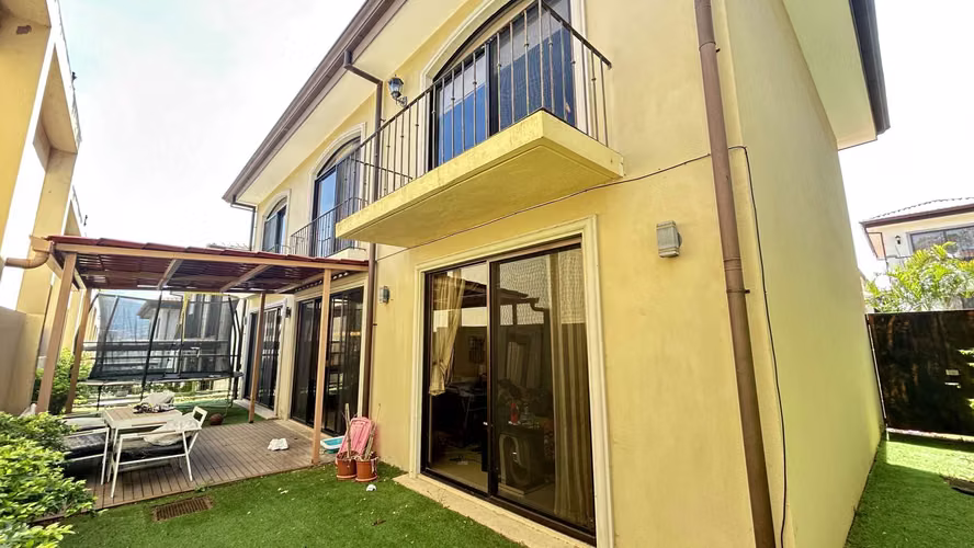 ¡Espectacular Casa con jacuzzi en Venta en Guachipelín norte de Escazú! - Imagen 8