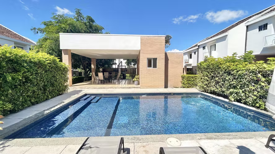 Casa en venta en Condominio en Santa Ana Centro.