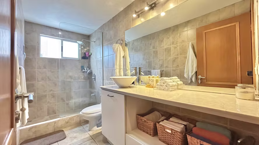 Casa en venta en Condominio en Santa Ana Centro.