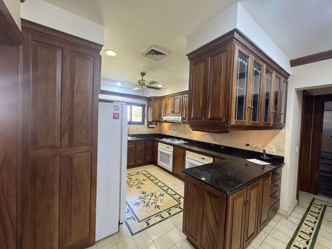 Hermosa casa en venta Bosques de Lindora