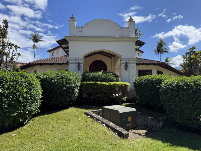 Hermosa casa en venta Bosques de Lindora