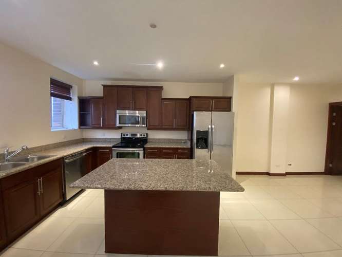 ESCAZU AMPLIO EN CONDOMINIO - Imagen 2