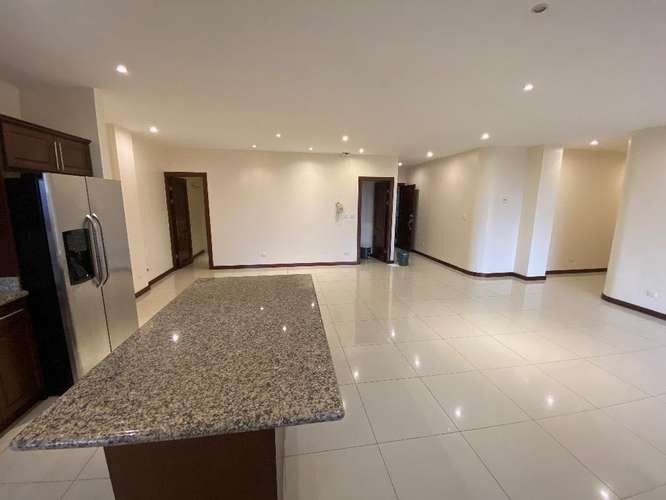 ESCAZU AMPLIO EN CONDOMINIO - Imagen 6