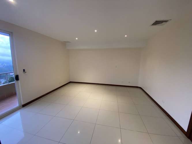 ESCAZU AMPLIO EN CONDOMINIO - Imagen 17