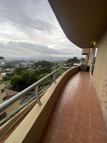 ESCAZU AMPLIO EN CONDOMINIO - Imagen 5
