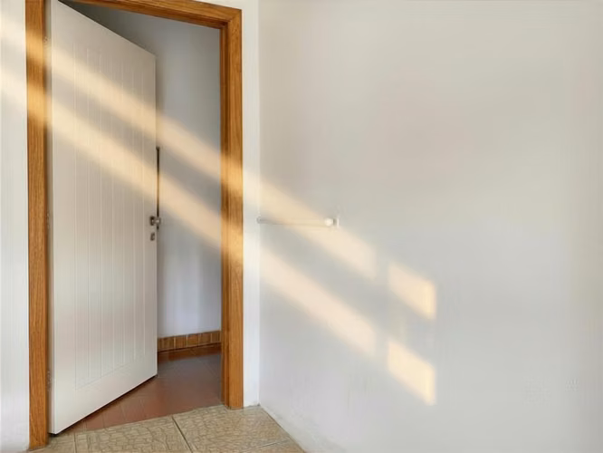 Propiedad de inversión en Bo. Escalante con oficinas, apartamento y casa. - Imagen 2