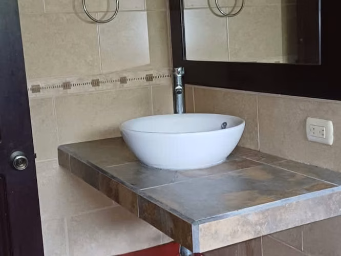 Amplio Terreno con casa en Buenos Aires, Jiménez de Pococí