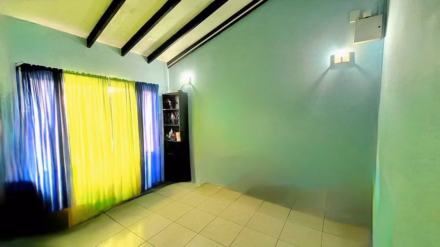 Amplio Terreno con casa en Buenos Aires, Jiménez de Pococí