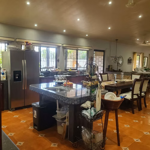 PROPIEDAD DE 2783 M2 CON CASA DE 400 M2 EN OROTINA