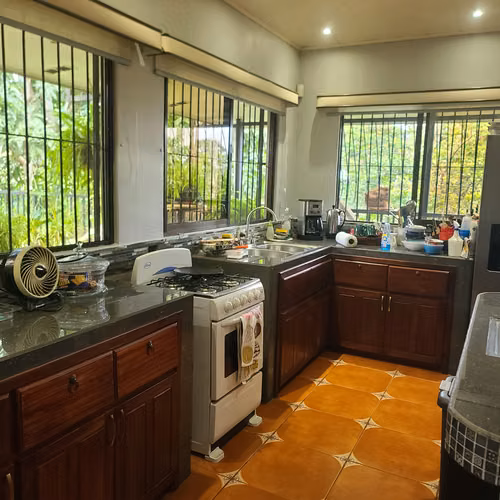 PROPIEDAD DE 2783 M2 CON CASA DE 400 M2 EN OROTINA