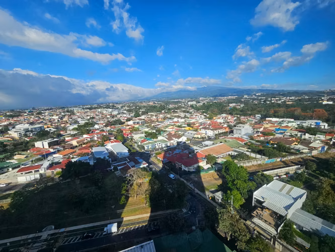 Apartamento en venta en exclusivo Condominio Freses Curridabat