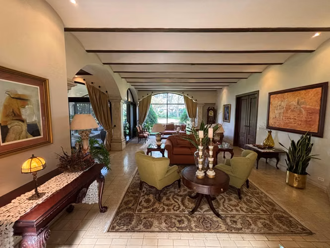 Venta de casa estilo mediterráneo, en Santo Domingo de Heredia