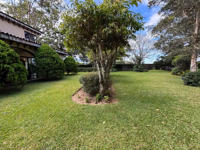 Venta de casa estilo mediterráneo, en Santo Domingo de Heredia