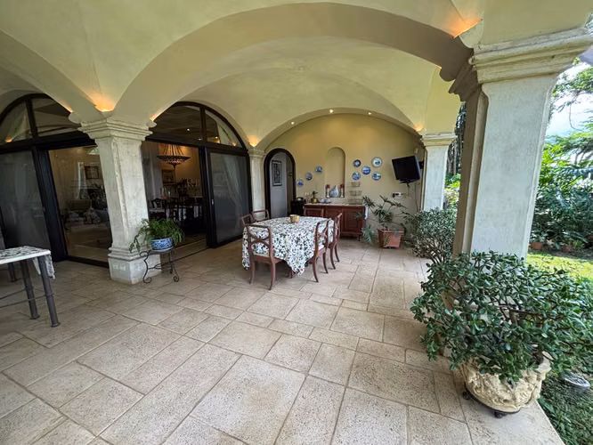 Venta de casa estilo mediterráneo, en Santo Domingo de Heredia