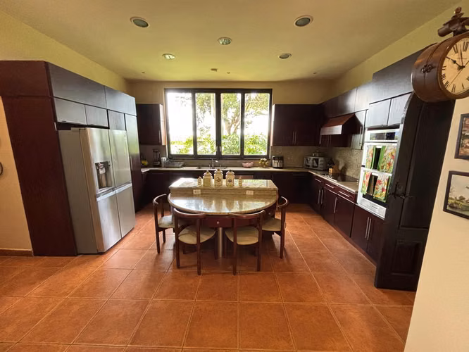 Venta de casa estilo mediterráneo, en Santo Domingo de Heredia