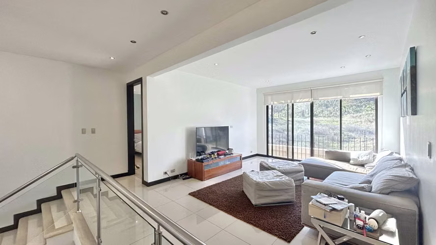 ¡Espectacular Casa en Venta en Guachipelín de Escazú!