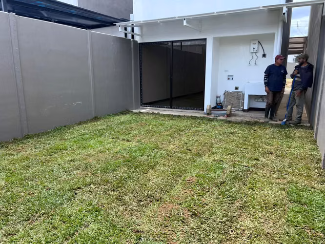 Casa en condominio a la venta cerca de Belén. - Imagen 2