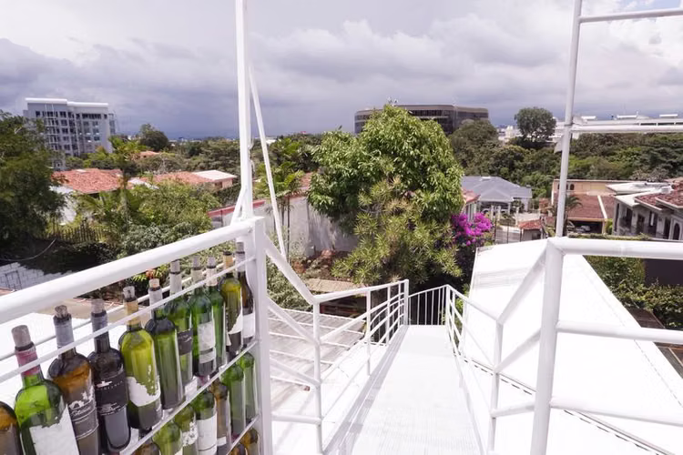 Se vende casa en Laureles, San Rafael de Escazú