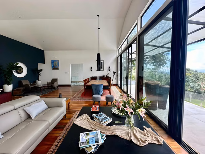 Espectacular residencia en San Antonio de Escazú. FULL VISTA