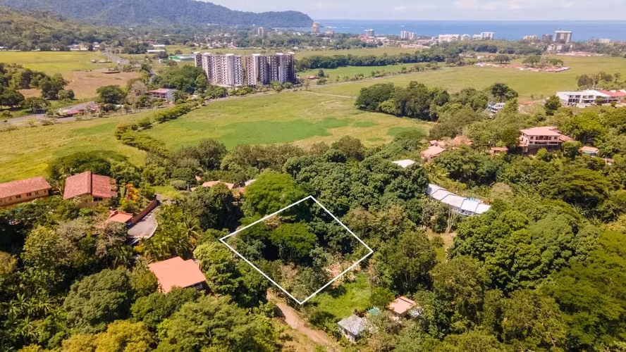 Plot of land in Playa Jaco ready to build