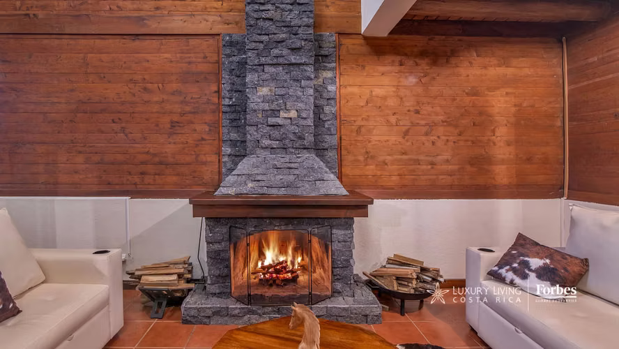 21262 - Chalet Entre Las Nubes: Un Refugio Único de Paz y Energía