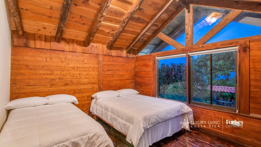 21262 - Chalet Entre Las Nubes: Un Refugio Único de Paz y Energía
