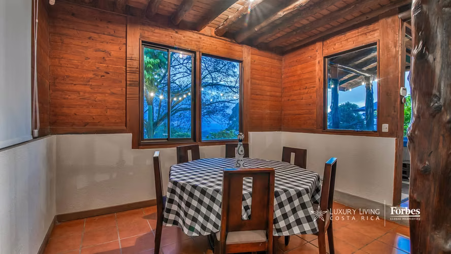 21262 - Chalet Entre Las Nubes: Un Refugio Único de Paz y Energía