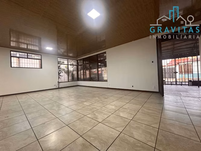 Alquiler de casa en San Pedro | USO COMERCIAL | AMPLIO PARQUEO | F 633