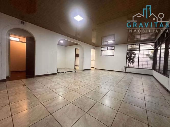 Alquiler de casa en San Pedro | USO COMERCIAL | AMPLIO PARQUEO | F 633
