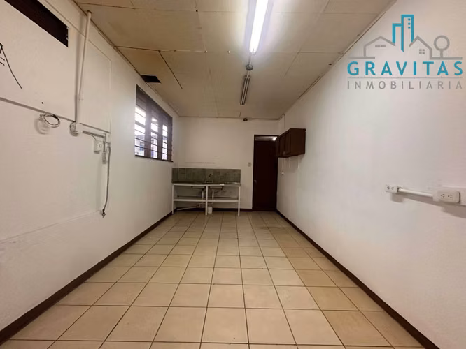 Alquiler de casa en San Pedro | USO COMERCIAL | AMPLIO PARQUEO | F 633